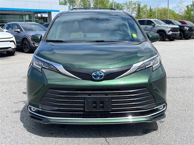 2022 Toyota Sienna XLE
