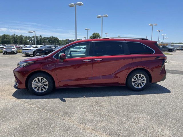 2022 Toyota Sienna XLE