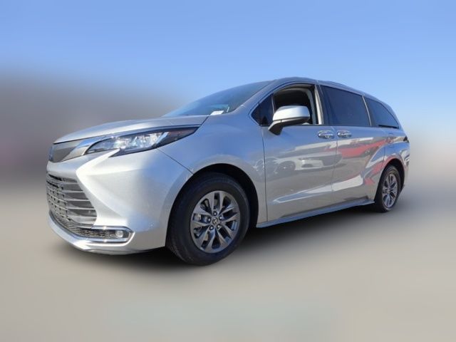 2022 Toyota Sienna XLE