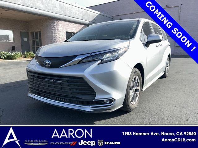 2022 Toyota Sienna XLE