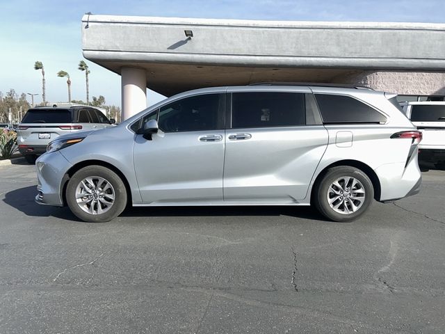 2022 Toyota Sienna XLE