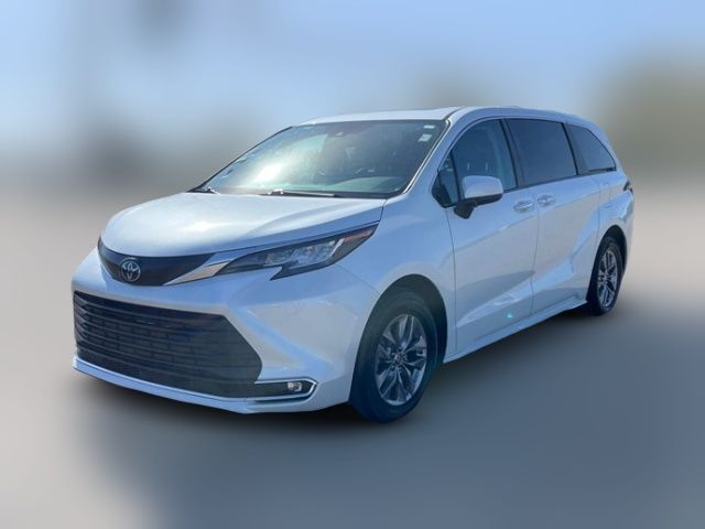 2022 Toyota Sienna XLE