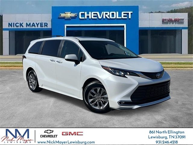 2022 Toyota Sienna XLE