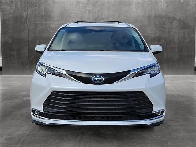 2022 Toyota Sienna XLE