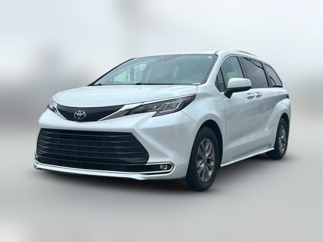 2022 Toyota Sienna XLE