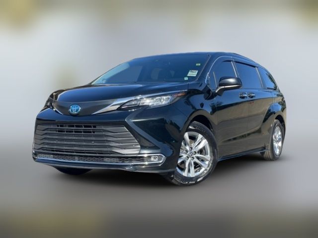 2022 Toyota Sienna XLE