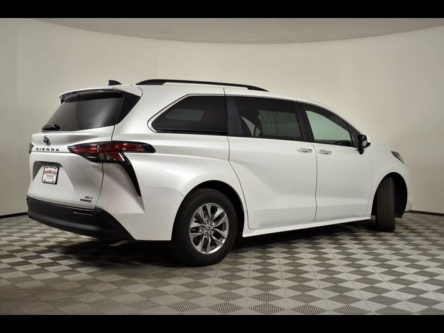 2022 Toyota Sienna XLE