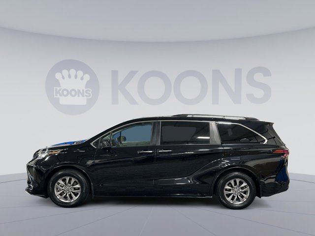 2022 Toyota Sienna XLE