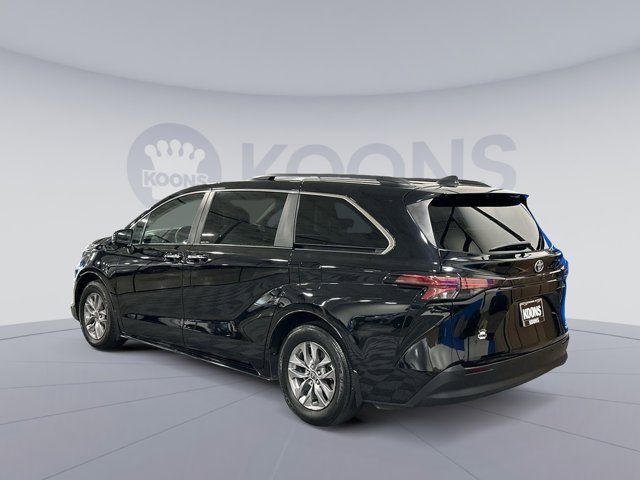 2022 Toyota Sienna XLE