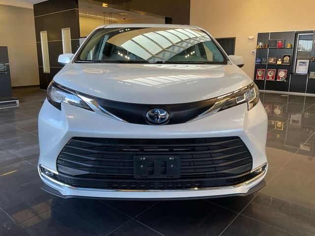 2022 Toyota Sienna XLE