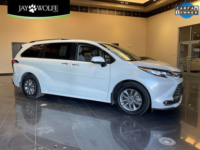 2022 Toyota Sienna XLE