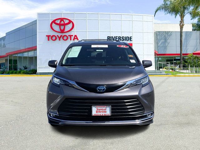 2022 Toyota Sienna XLE