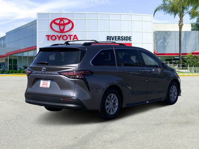 2022 Toyota Sienna XLE