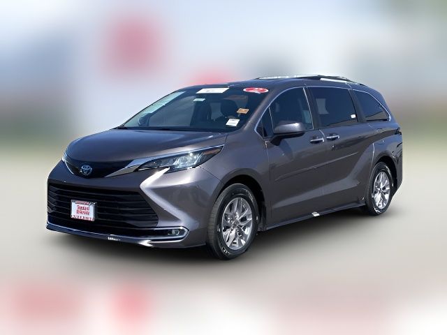 2022 Toyota Sienna XLE