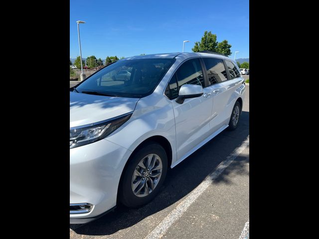 2022 Toyota Sienna XLE