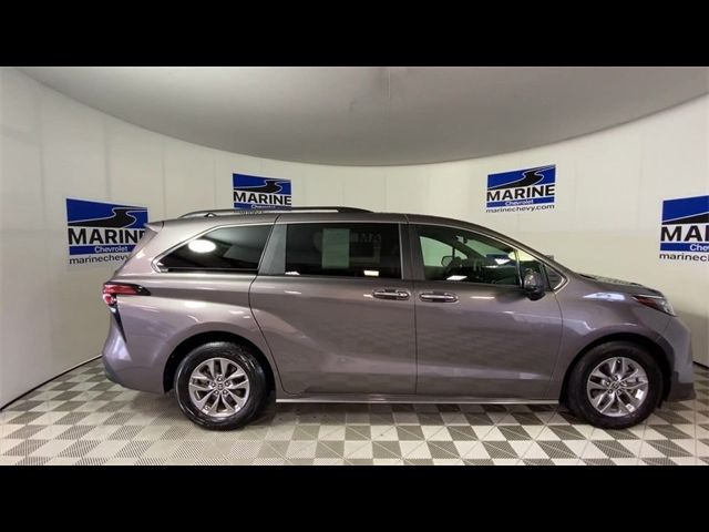 2022 Toyota Sienna XLE