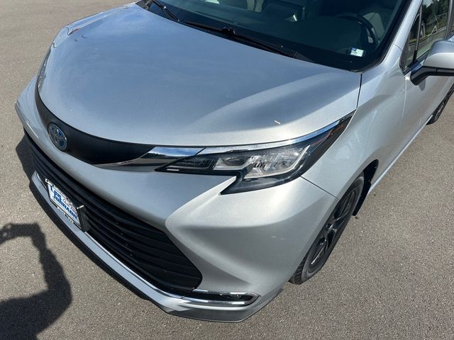 2022 Toyota Sienna XLE