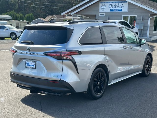 2022 Toyota Sienna XLE