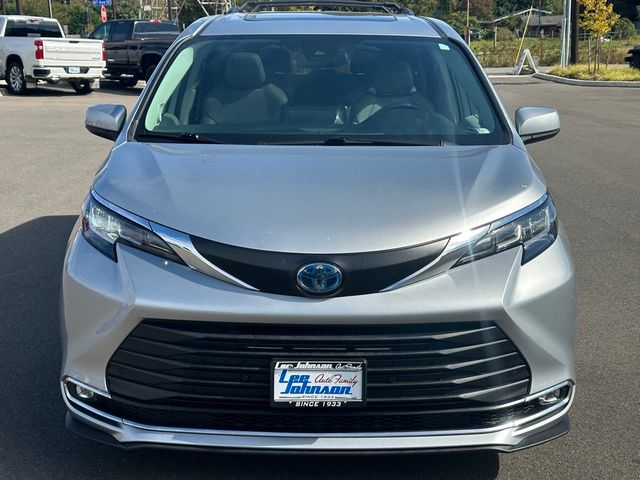 2022 Toyota Sienna XLE