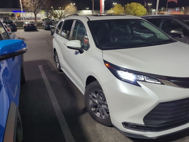 2022 Toyota Sienna XLE