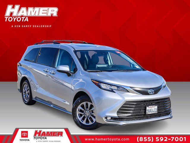 2022 Toyota Sienna XLE