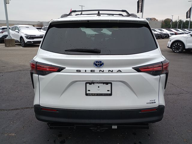 2022 Toyota Sienna XLE