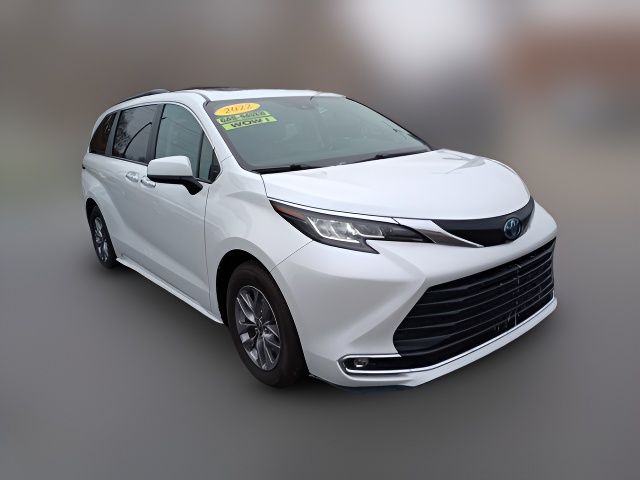 2022 Toyota Sienna XLE