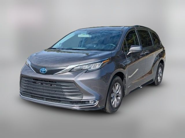 2022 Toyota Sienna XLE