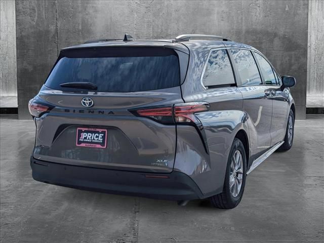 2022 Toyota Sienna XLE