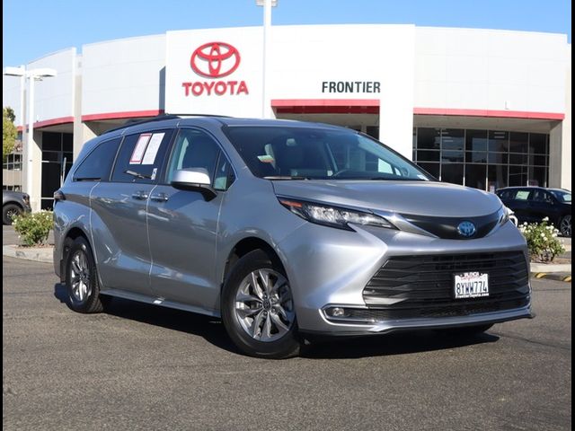 2022 Toyota Sienna XLE