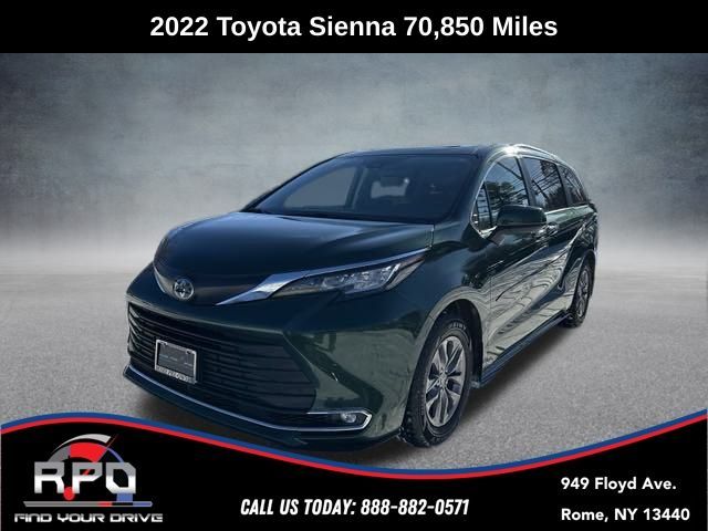 2022 Toyota Sienna XLE