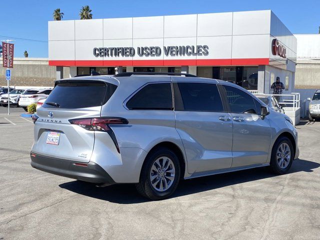 2022 Toyota Sienna XLE