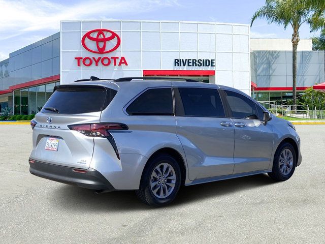 2022 Toyota Sienna XLE