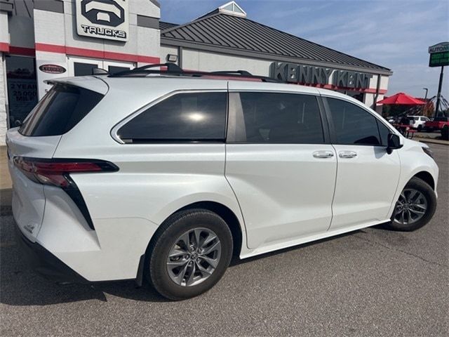 2022 Toyota Sienna XLE