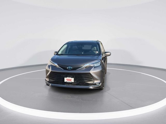 2022 Toyota Sienna XLE