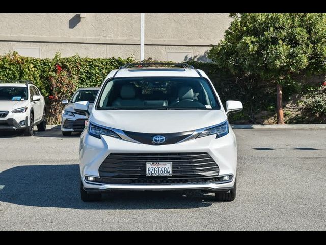 2022 Toyota Sienna XLE