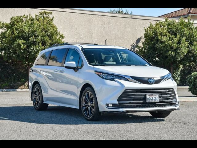 2022 Toyota Sienna XLE