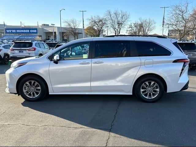 2022 Toyota Sienna XLE