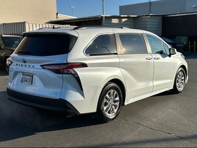 2022 Toyota Sienna XLE