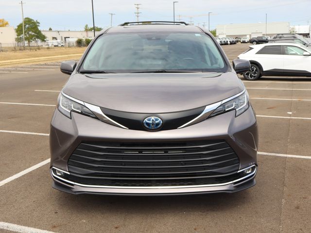 2022 Toyota Sienna XLE