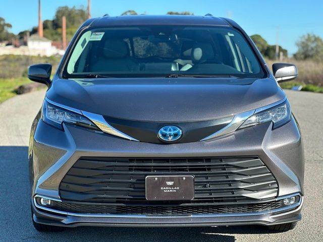 2022 Toyota Sienna XLE