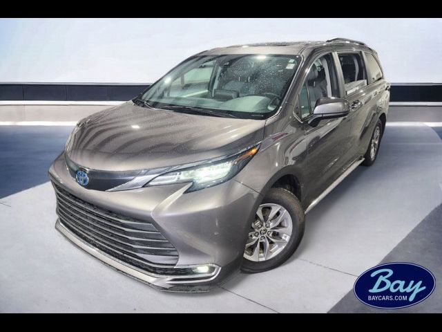 2022 Toyota Sienna XLE