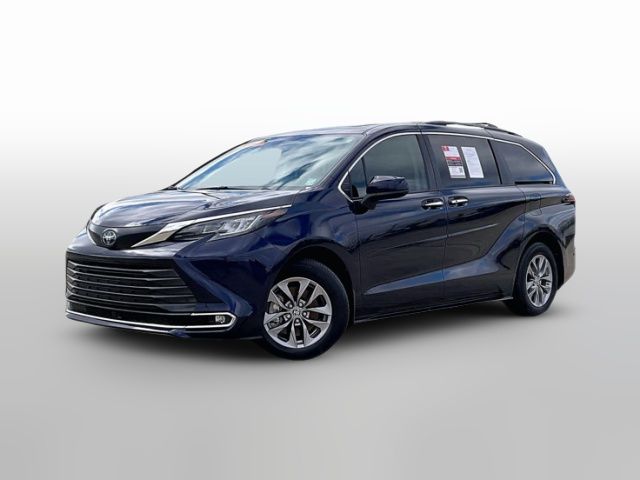 2022 Toyota Sienna XLE