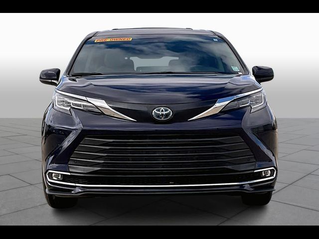 2022 Toyota Sienna XLE