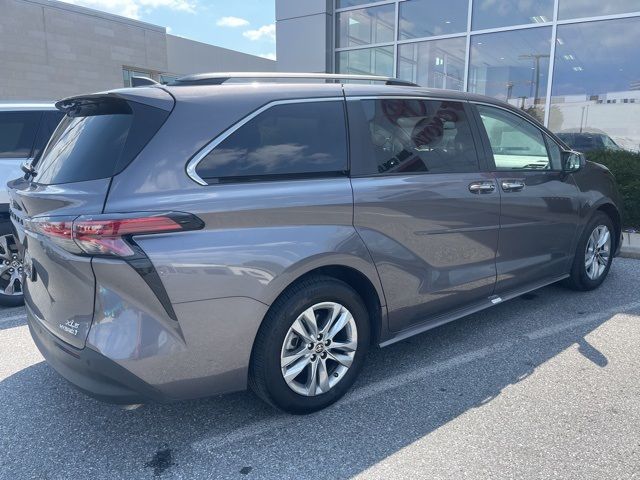 2022 Toyota Sienna XLE