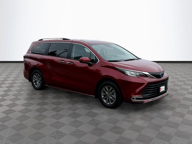 2022 Toyota Sienna XLE