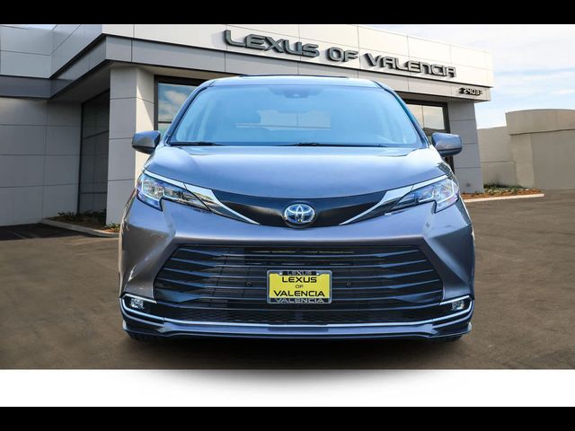 2022 Toyota Sienna XLE