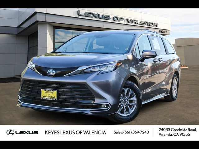 2022 Toyota Sienna XLE