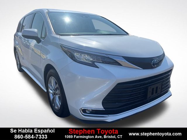 2022 Toyota Sienna XLE
