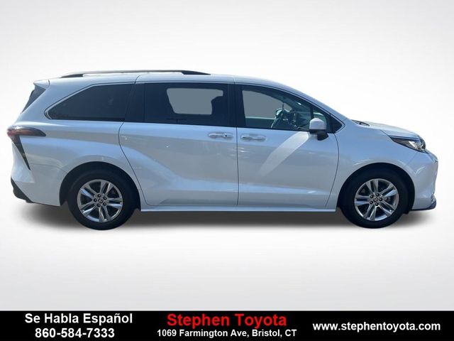 2022 Toyota Sienna XLE